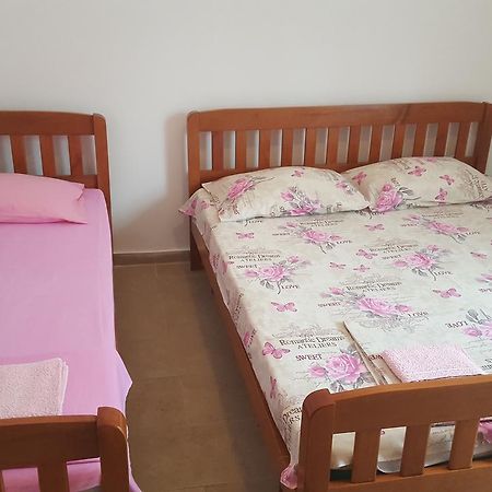 Apartments Diva Dobra Voda Luaran gambar