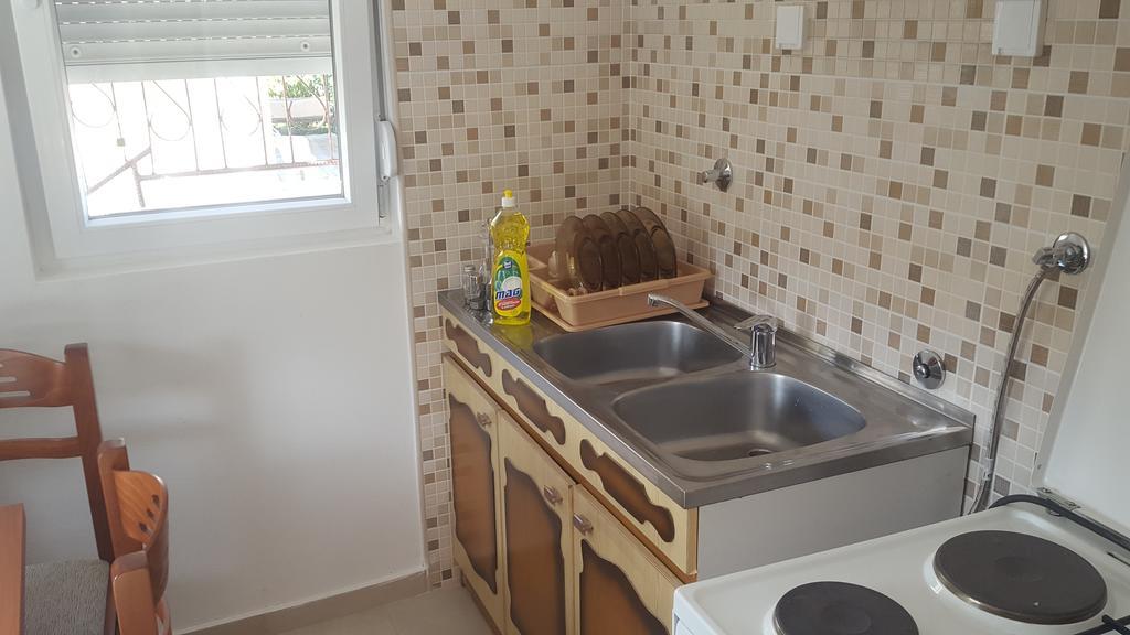 Apartments Diva Dobra Voda Luaran gambar