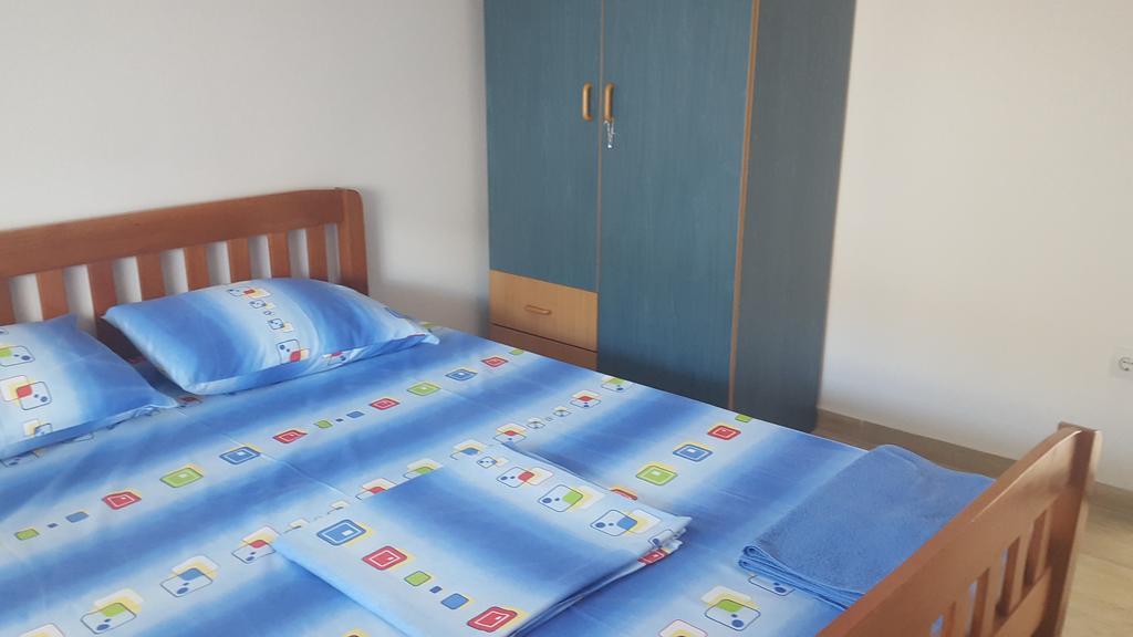 Apartments Diva Dobra Voda Luaran gambar