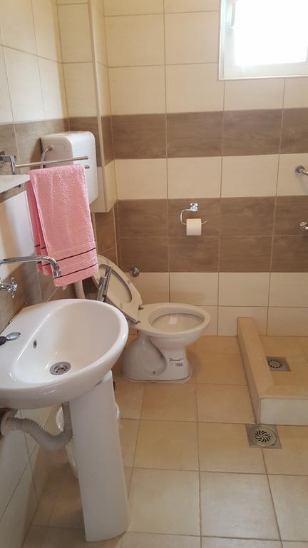 Apartments Diva Dobra Voda Luaran gambar