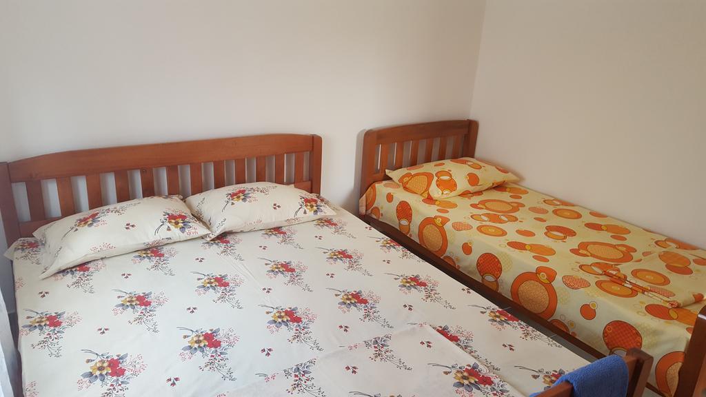 Apartments Diva Dobra Voda Luaran gambar