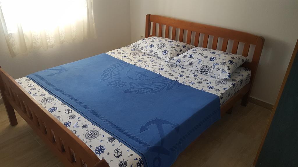 Apartments Diva Dobra Voda Luaran gambar