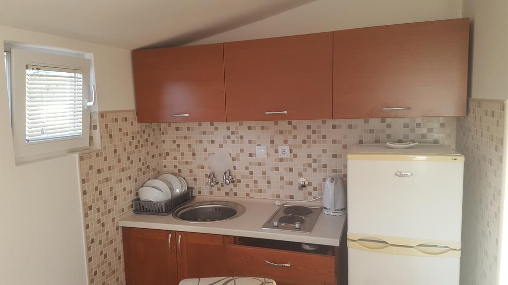 Apartments Diva Dobra Voda Luaran gambar
