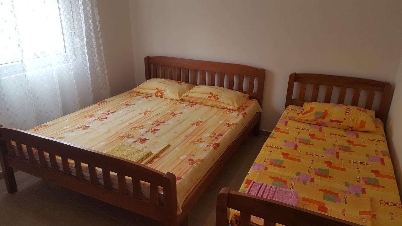 Apartments Diva Dobra Voda Luaran gambar