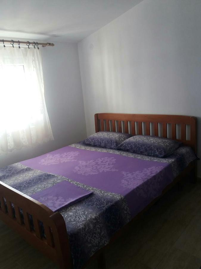 Apartments Diva Dobra Voda Luaran gambar
